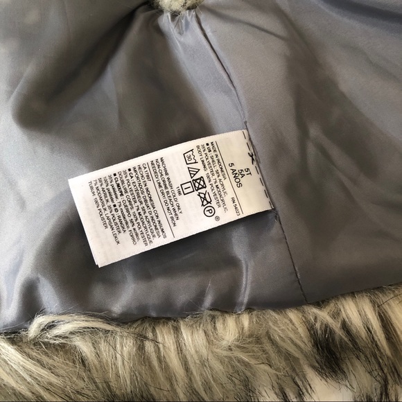 Old Navy faux fur vest - Picture 13 of 13